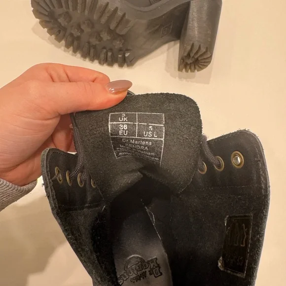 DR MARTENS KENDRA HEELED BOOT Size:5 - Picture 4 of 8